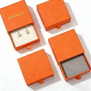 Caja de Joyería de Cartón Mate Reciclable con Logotipo OEM en Relieve, Caja de Regalo Pequeña para Collares y Anillos - Product Image 1