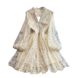 Vente en gros pour boutiques Nouvelle collection Printemps 2025 Robe élégante en non-tissé, coupe trapèze, col en V, manches lanternes, couleur unie, taille naturelle, respirante et polyvalente - Product Image 2