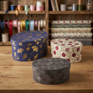 Boîtes en papier rigides ovales portables faites à la main avec motifs imprimés UV et fermeture magnétique pour cadeaux et artisanat - Product Image 5