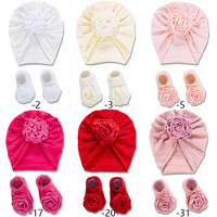 Vente en gros Nouveau-né Luxe Rosettes Turban Ensemble de Chaussettes Haute Stretch Super Doux Coton Filles Bébé Bonnet Chapeau Floral Chaussettes Tricotées