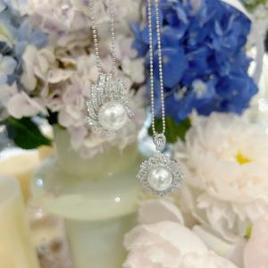 Collier en argent pur S925 Reine des neiges blanche australienne avec pendentif perle blanche unique et chaîne de clavicule couronne entièrement sertie de diamants - Product Image 4