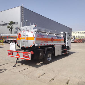 Camion <span class=keywords><strong>citerne</strong></span> Dongfeng <span class=keywords><strong>5000</strong></span> litres 4*2 Mini camion <span class=keywords><strong>citerne</strong></span> à carburant à vendre - Product Image 3