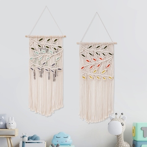Décoration murale en macramé tressé style bohème avec feuilles, tissé à la main, écologique, avec pompons, pour chambre/salon, mariage, anniversaire - Product Image 4