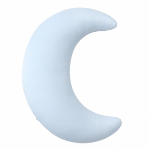 Oreiller de sommeil latéral en soie glacée, forme croissant de lune, <span class=keywords><strong>pour</strong></span> l'été, avec rembourrage en coton, amovible, lavable et personnalisable - Product Image 1