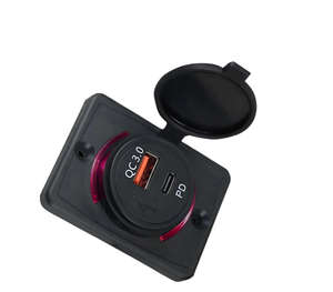 เครื่องชาร์จ USB A+C สำหรับรถจักรยานยนต์ พร้อมระบบตรวจสอบแรงดันไฟฟ้าและการป้องกันความปลอดภัยสำหรับยานพาหนะ 12-24V - Product Image 1