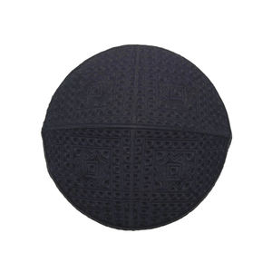 Chapeau de prière Kufi élégant 100% coton réglable offrant une utilisation polyvalente, normes de qualité supérieure, parfait pour les détaillants, répondant à divers besoins - Product Image 1