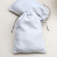 Haut de gamme Logo personnalisé imprimé velours Faux daim sac à cordon pour bijoux parfum cadeau poussière populaire velours Faux daim pochette