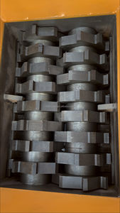 Máquinas de reciclaje de neumáticos de <span class=keywords><strong>segunda</strong></span> <span class=keywords><strong>mano</strong></span> completamente automáticas Máquina trituradora de pantalla rotativa de neumáticos de doble eje de chatarra - Product Image 6