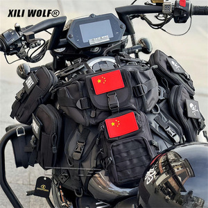 Bolsa de depósito de combustible para motocicleta XILI WOLF, negra, impermeable, de liberación rápida, para viajes y turismo, mochila de almacenamiento con bandera de China - Product Image 1