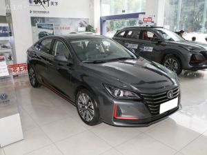 El Changan Rongcheng <span class=keywords><strong>CC</strong></span> Edición Blue Whale 2021 1.5T DCT Tipo Noble es un sedán mediano diseñado para usuarios familiares. - Product Image 4