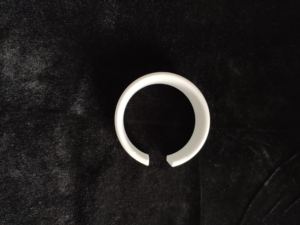 ייקה מתמחה בהתאמה אישית של חלקים מבניים בצורות מיוחדות מקרמיקה אלומינה 75%, 95%, 99% ומטליזציה קרמית. - Product Image 1