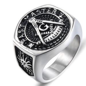 Anillo de Boda Elegante de Acero Inoxidable con Baño de Oro de 18K, Plateado y Negro, con Patrón G, Estilo Moderno - Product Image 1