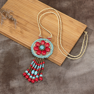 Collar largo con cuentas de madera turquesa, joyería de estilo europeo y americano, cuerda de cera tailandesa, colgante de flores tejidas, cadena de suéter - Product Image 4