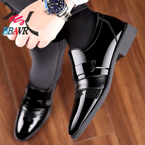 Zapatos de Vestir de Cuero Patentado para Hombre BBAVR, con Hebilla y Punta en Pico, Color Sólido, para Oficina, Carrera Profesional y Uso Formal - Product Image 4