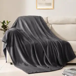 Wholesale Lightweight Single Layer Super Soft Portable Custom Printed Solid Sofa Bed Polyester Fleece Flannel Blanket