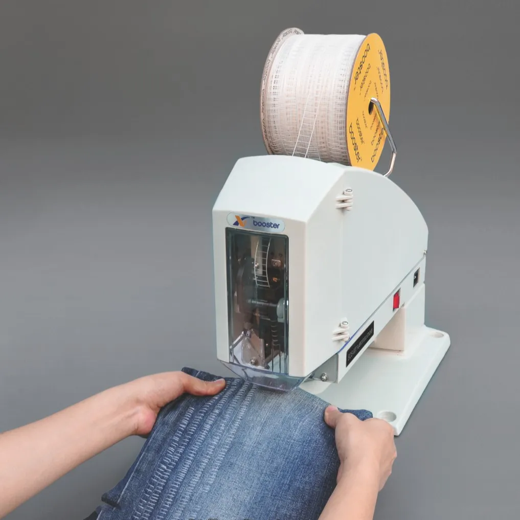 Impulsionador personalizado preço elétrico automático tag máquina plástico grampo máquina marcação aparelho para jeans toalhas meias camisas