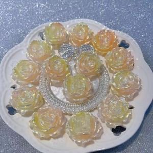 3ซม. กุหลาบเรืองแสงในเรซินเข้มเสน่ห์ดอกไม้สีออโรร่า DIY เสน่ห์สำหรับเคสโทรศัพท์คลิปผม