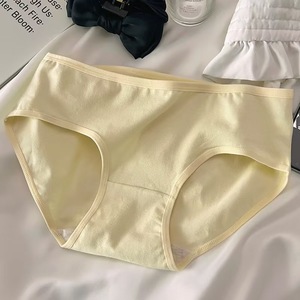 Braguitas de bikini originales de color liso de tiro medio para mujer, bonitas, cómodas, transpirables, con entrepierna de algodón, antibacterianas y bordadas. - Product Image 4