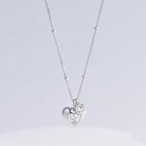 Collar de plata 925 con colgante de corazón, delicado, minimalista, colorido, con zafiro y circonita cúbica, ideal para el verano. - Product Image 1