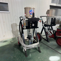 Machine de pulvérisation de peinture à pompe pneumatique à haute pression 85:1 utilisée pour les revêtements de protection professionnels tels que le caoutchouc de résine époxy.