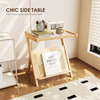 Table d'appoint en bambou de qualité supérieure en forme de Z avec étagère de rangement en rotin et plateau en verre ; Bureau pliable moderne pour ordinateur portable, idéal pour le lit et le canapé