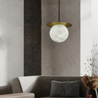 Luminaire suspendu moderne en albâtre avec disque en laiton doré |   Lampe suspendue LED pour salle à manger et chambre à coucher