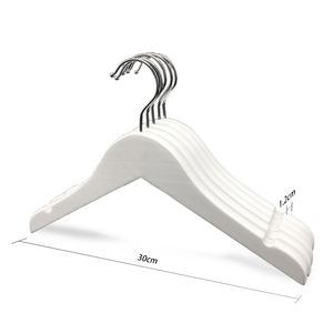 ไม้แขวนเสื้อไม้แบบกำหนดเองพร้อมโลโก้ ราคาแข่งขัน สำหรับโชว์เสื้อผ้า - Product Image 6