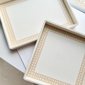 ถาดไม้ฝรั่งเศสสุดหรู ขนาด 30.5x30.5 ซม. ผิวขัดเงา ปลอดภัยสำหรับสัมผัสอาหาร ใช้งานได้หลากหลาย เหมาะสำหรับร้านเสริมสวย - Product Image 5