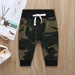 Ropa Deportiva para Bebés al por Mayor, Conjunto de Ropa de Marca para Bebés, Conjuntos de 3 Piezas con Gorro para Niños Pequeños de China - Product Image 4