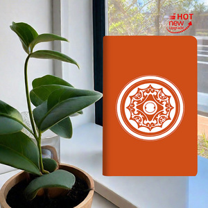 Diseño Innovador, Nuevas Versiones Internacionales, Pequeños <span class=keywords><strong>Libros</strong></span> Bíblicos con Encuadernación Naranja y Borde con Muescas para el Pulgar - Product Image 3