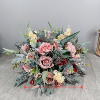 Nouvelle conception de centre de table sur le thème du jardin de Monet, centre de table personnalisable en fleurs artificielles en soie bleu clair et violet, boule de fleurs pour fête