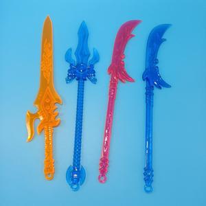Espadas de juguete de plástico de simulación de armas de cristal para niños, accesorios colgantes de soldados de cristal - Product Image 3