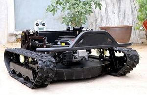 Cortadora de Césped Profesional a Gasolina con Control Remoto, Motor de 608cc, 4 Tiempos, Monocilíndrica, con Descarga Trasera y Tracción por Orugas - Product Image 4