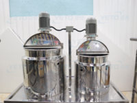 Mélangeur cosmétique homogène sous vide YETO à levage hydraulique automatique en acier inoxydable SUS316L avec moteur Siemens