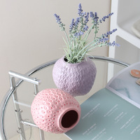 Vase à fleurs en céramique rouge et mignon en forme de fraise, design Art Déco, best-seller pour mariages et décoration de table par Maison