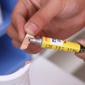 Deli 7140 <b>Super</b> <b>Glue</b> 7ml Cyanoacrylate Adhesive <b>For</b> Leather Wood Metal <b>Glass</b> Ceramic Office Use - Product Image 1