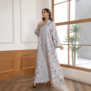 ZD031 élégant modeste décontracté imprimé fleuri perlé Robe arabe <span class=keywords><strong>Abaya</strong></span> pour les femmes saoudiennes longue Robe à col ouvert doux et <span class=keywords><strong>pas</strong></span> <span class=keywords><strong>cher</strong></span> ODM - Product Image 4