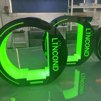 Porte-bouteille LED en acrylique OEM, présentoir glorificateur, service VIP, support de lumière LED pour bar de boîte de nuit