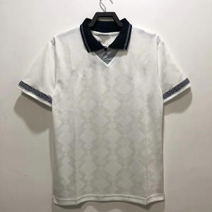 <span class=keywords><strong>Camiseta</strong></span> Retro <span class=keywords><strong>de</strong></span> Fútbol <span class=keywords><strong>de</strong></span> la Selección <span class=keywords><strong>de</strong></span> Inglaterra Temporada 1990 con Cuello, Uniforme <span class=keywords><strong>de</strong></span> Fútbol Blanco - Product Image 1