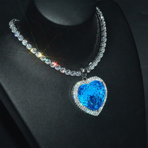 Nuova <span class=keywords><strong>Collana</strong></span> alla Moda con Ciondolo a <span class=keywords><strong>Cuore</strong></span> Esagerato, <span class=keywords><strong>Collana</strong></span> <span class=keywords><strong>Cuore</strong></span> <span class=keywords><strong>dell</strong></span>'<span class=keywords><strong>Oceano</strong></span> con Catena Interamente in Strass, Gioielli da Donna per Clavicola, Vendita all'Ingrosso - Product Image 3