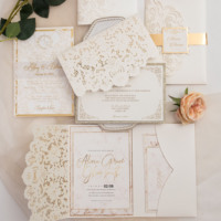 Bordures en dentelle, rubans, nœuds, ensembles de cartes d'invitation de mariage personnalisées, styles d'éléments variés