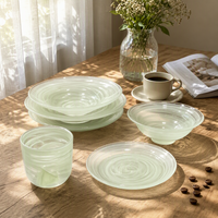 Service de table en verre blanc laiteux à motif tourbillonné, assiette, bol, tasse pour la décoration de la table à la maison