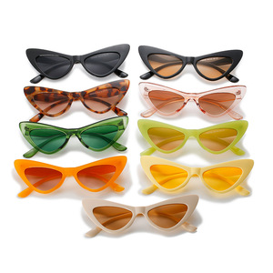 Lunettes de soleil unisexe rétro petit cadre œil de chat vert populaire triangle couleur bonbon lentilles dames filles nouvelle tendance Logo personnalisé PC - Product Image 1