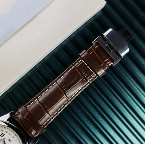 Equipado con el movimiento 7750, cada movimiento ha sido certificado y calibrado por un observatorio. Este es un reloj para hombre. - Product Image 5