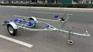 <span class=keywords><strong>Remorque</strong></span> pour jet ski à essieu simple HOIRO avec rouleaux oscillants galvanisés, charge utile maximale de 580 <span class=keywords><strong>kg</strong></span>, taille de 4,05 m - Product Image 4