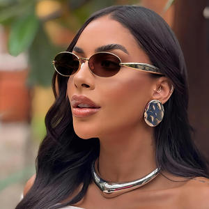 2025 במגמה מעצב סקסי קטן סגלגל נשים משקפי שמש מסגרת מתכת יוקרה משקפי שמש רטרו חום באיכות גבוהה נשים משקפיים - Product Image 2