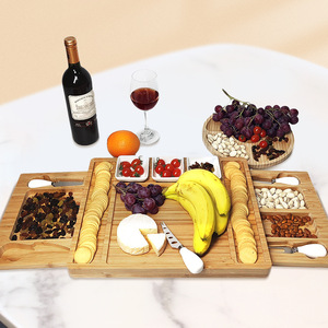 Ensemble de planches à fromage en bambou multifonctionnelles avec plateau coulissant pour servir fromage, fruits et pain - Product Image 1