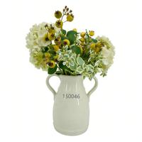 Set Bunga Hydrangea Buatan Baru dengan Daun Berwarna-warni dan Buah Berry, Bunga Hijau Campuran dalam Pot Keramik Berpegangan Ganda, Dekorasi Musim Semi