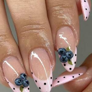 Faux ongles à presser motif fruits bleuets et cerises sur base laiteuse transparente – Collection de fruits mélangés doux et ludiques - Product Image 1
