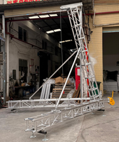 Estructura de soporte en forma de A para altavoces y luces, de aluminio, con sistema de espiga, para sujeción al suelo.